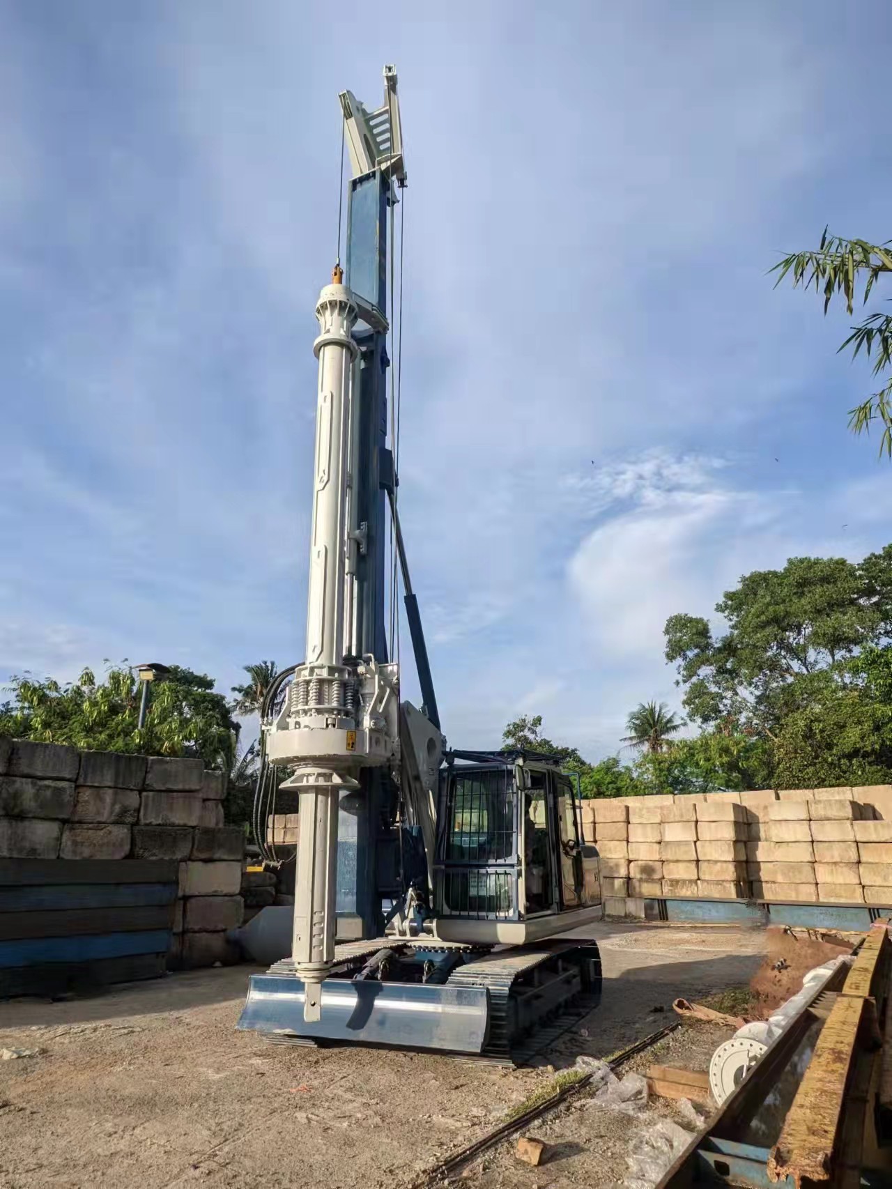 Pile load test setup