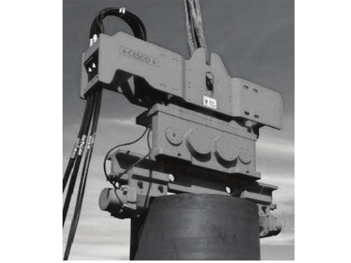 SV325-2 Vibratory Hammer + 400P